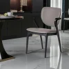 Chaise en cuir gris foncé, accoudoirs bois noir ALDER