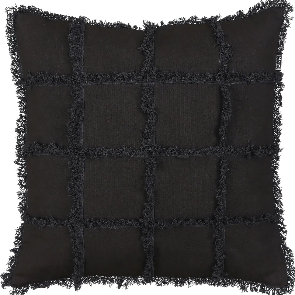 Coussin noir avec damier