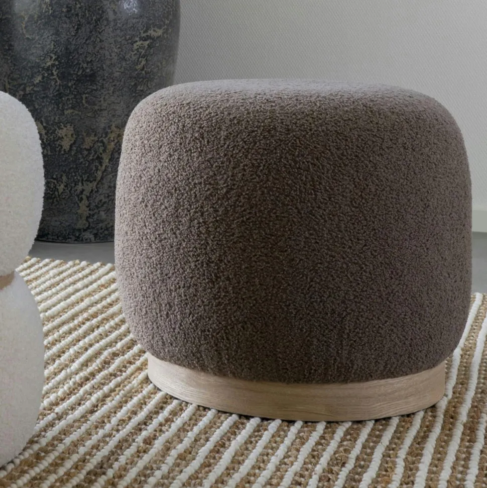 Pouf rond marron effet fourrure sur base bois BRUGES