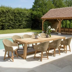 Salon de jardin teck naturel 1 table pieds inclinés 300 cm + 8 fauteuils bois MANY