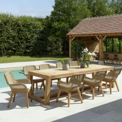 Salon de jardin teck naturel 1 table pieds inclinés 300 cm + 8 fauteuils bois MANY