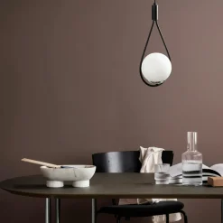 Suspension design noire forme goutte et globe blanc AVANOS
