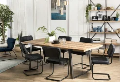 Table à manger en bois motifs chevrons 220 cm CARPATES