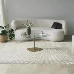 Table basse verre fumé, forme triangle organique TULUM
